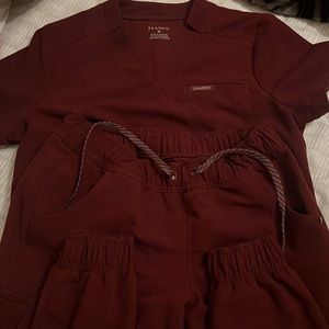 Jaanuu scrub jogger set MEDIUM top SMALL pants